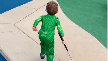 This incredible young golfer is the KING of mini-golf!